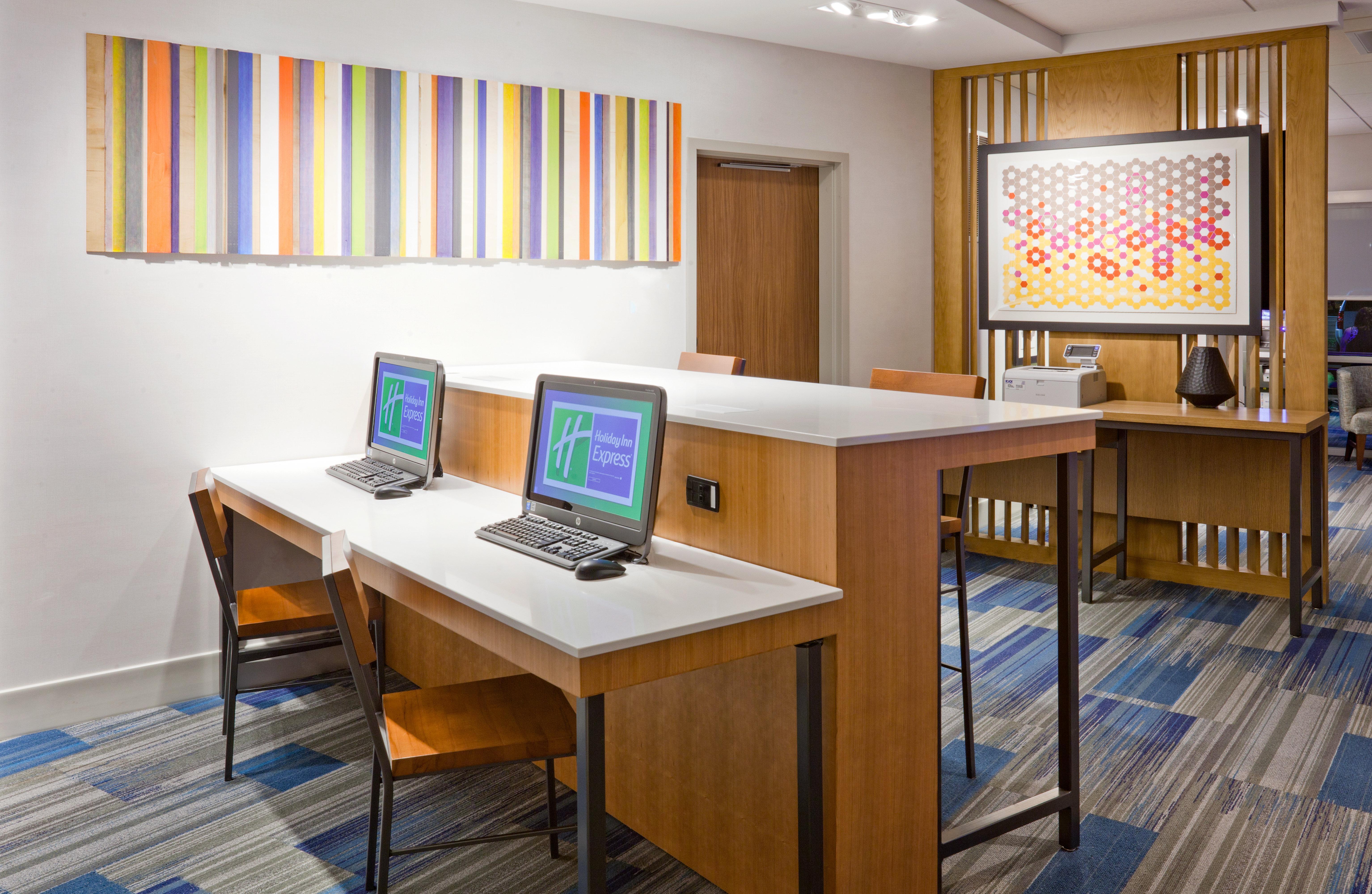 Holiday Inn Express And Suites Des Moines Downtown By Ihg Exterior foto