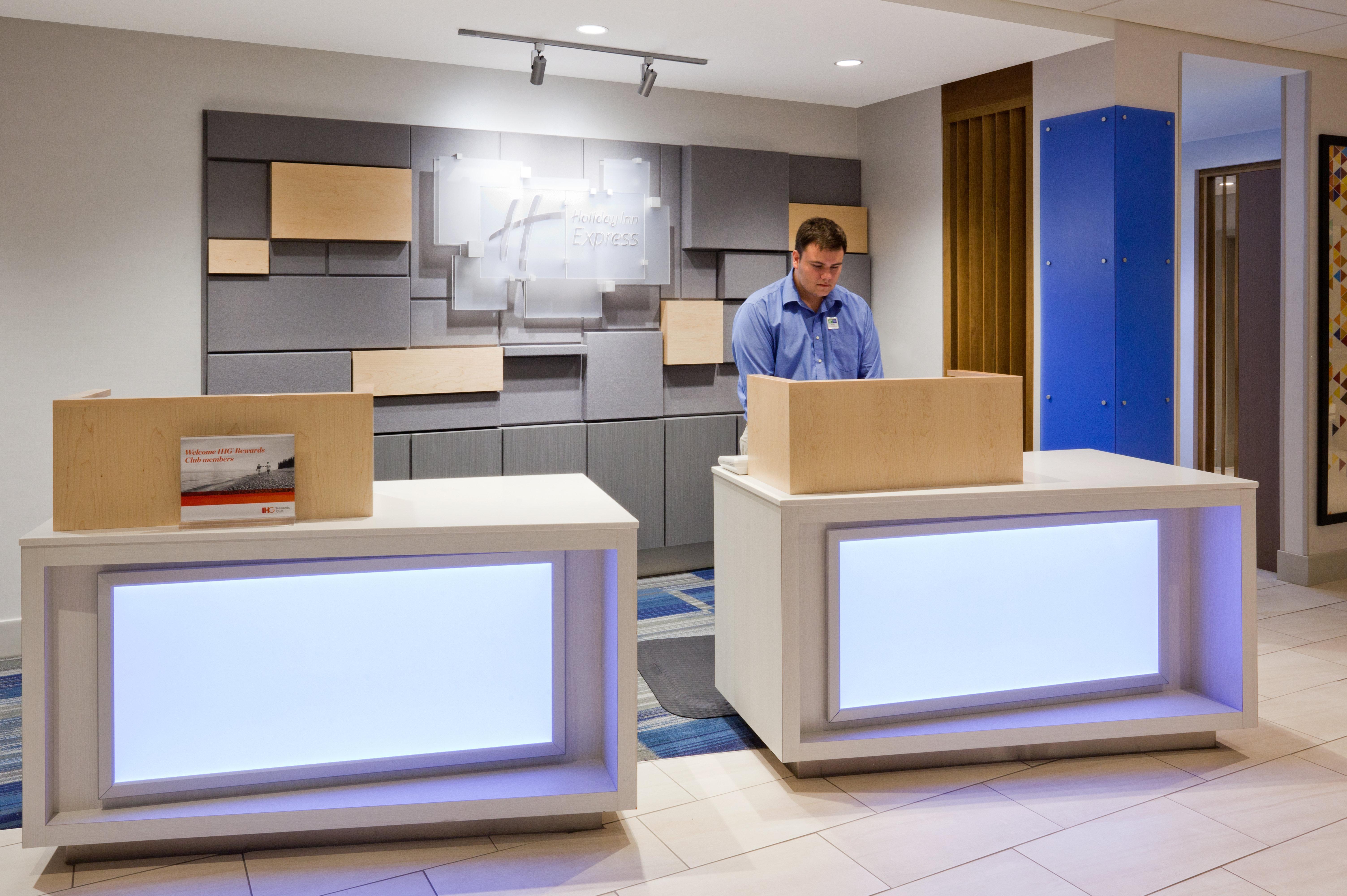 Holiday Inn Express And Suites Des Moines Downtown By Ihg Exterior foto