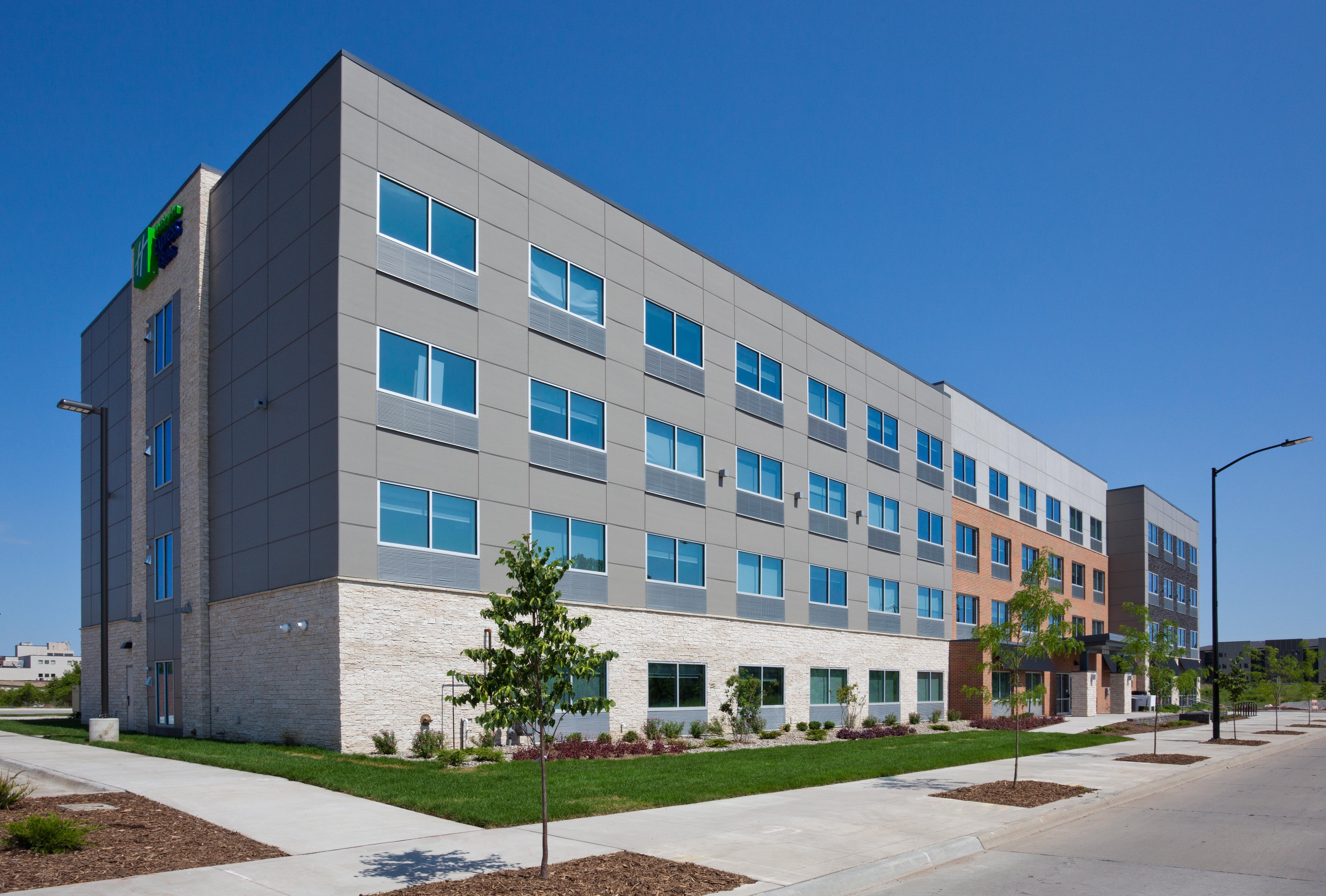 Holiday Inn Express And Suites Des Moines Downtown By Ihg Exterior foto