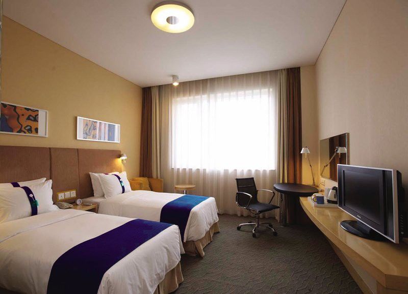 Holiday Inn Express And Suites Des Moines Downtown By Ihg Exterior foto